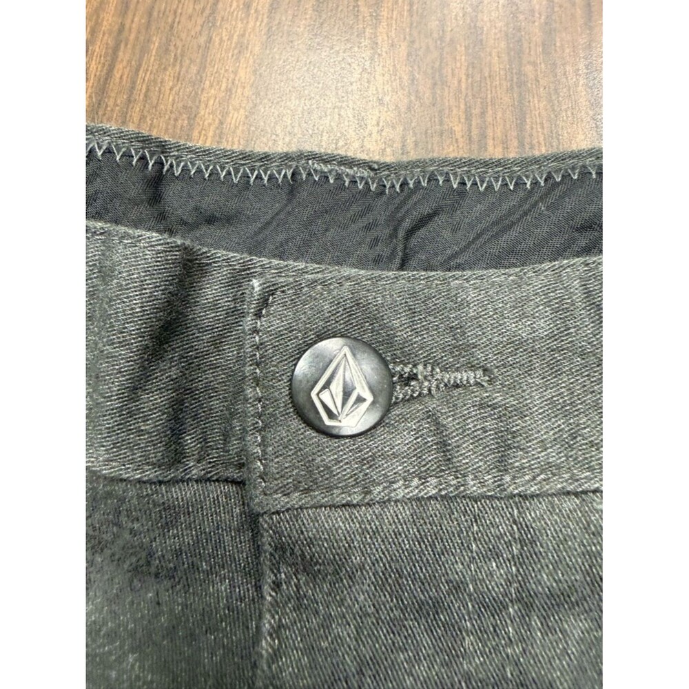 Volcom Men's Dark Gray Flat Front Chino Shorts Size 36 - Picture 3 of 11